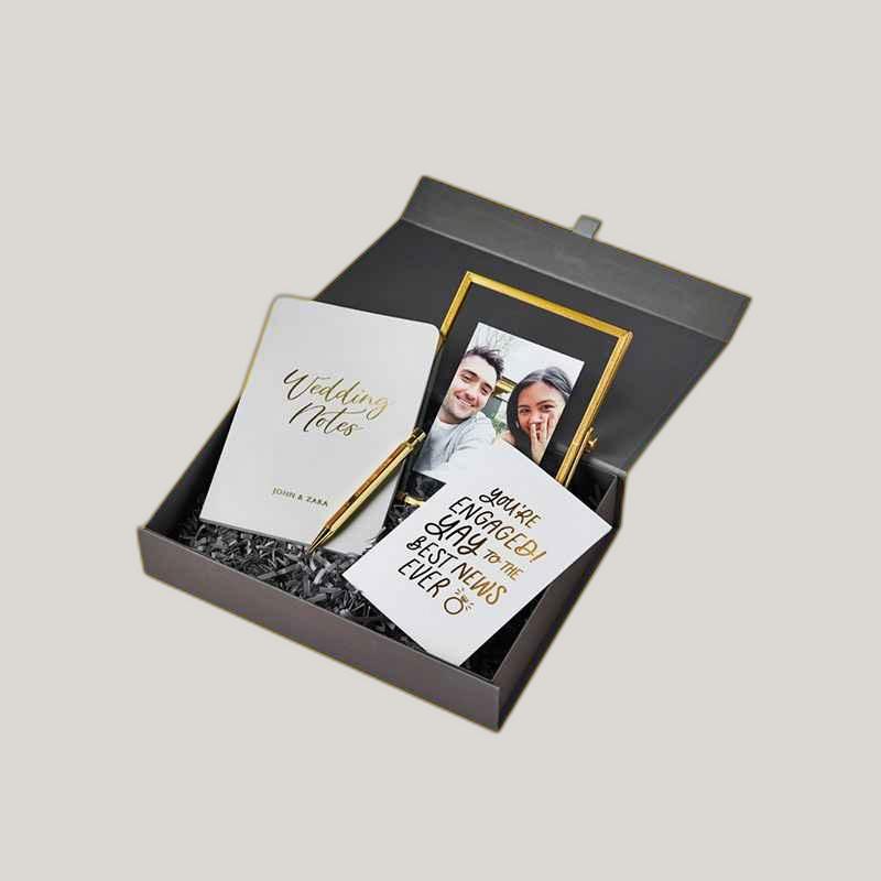 Engagement_Gift_Box_1.jpg